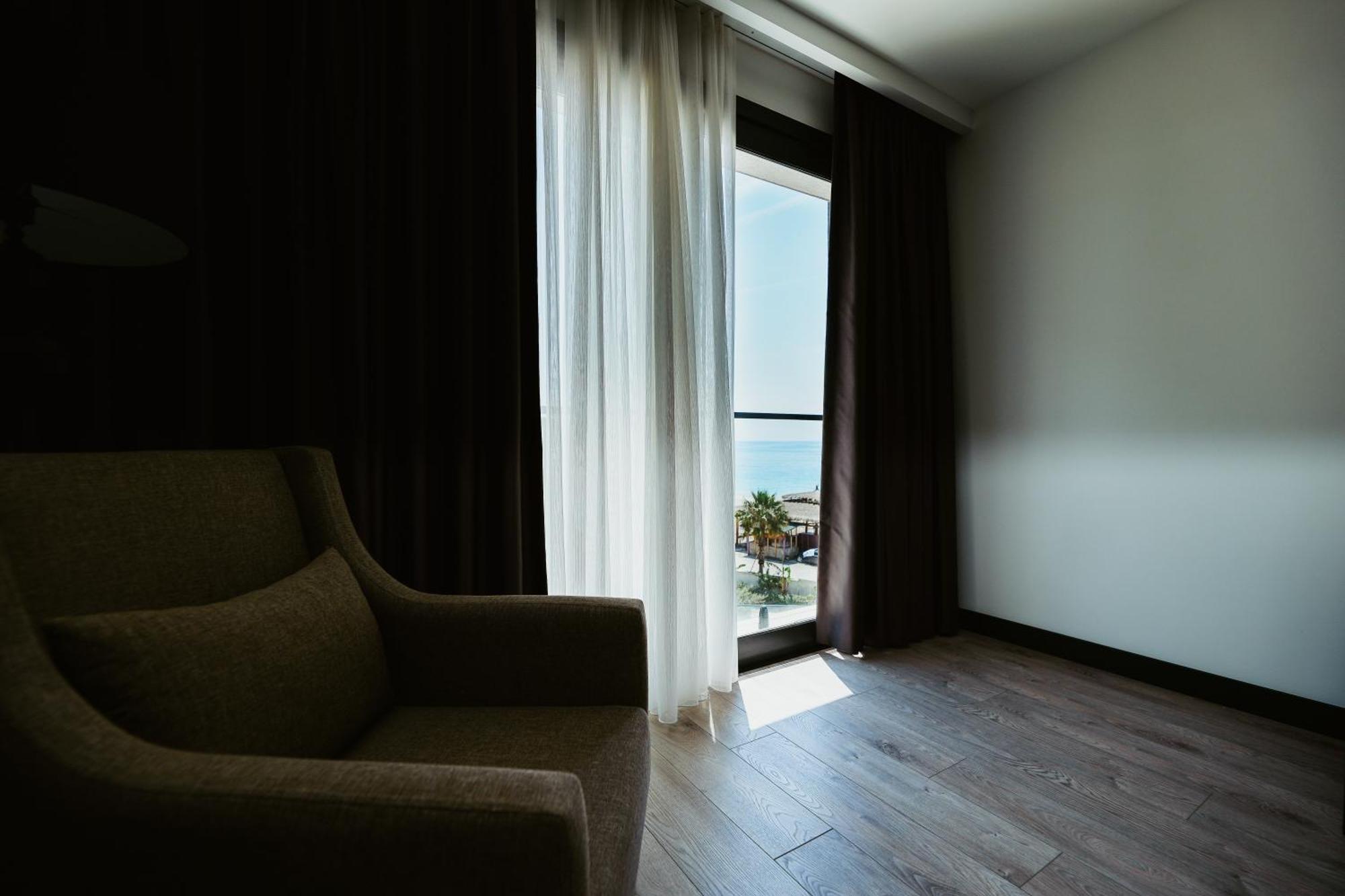Palladium Beach Hotel- Private Beach Included Dhërmi Kültér fotó