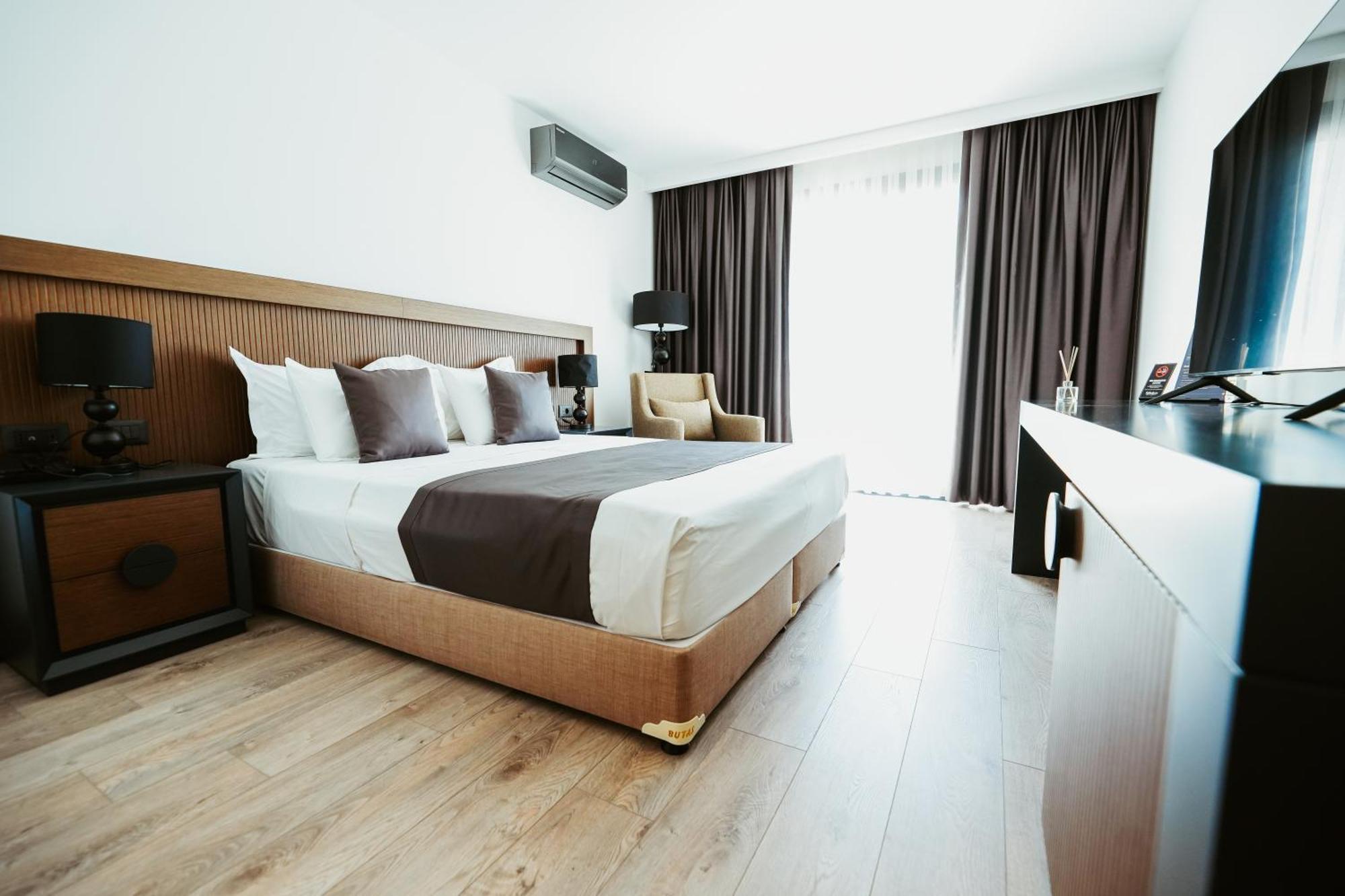 Palladium Beach Hotel- Private Beach Included Dhërmi Kültér fotó